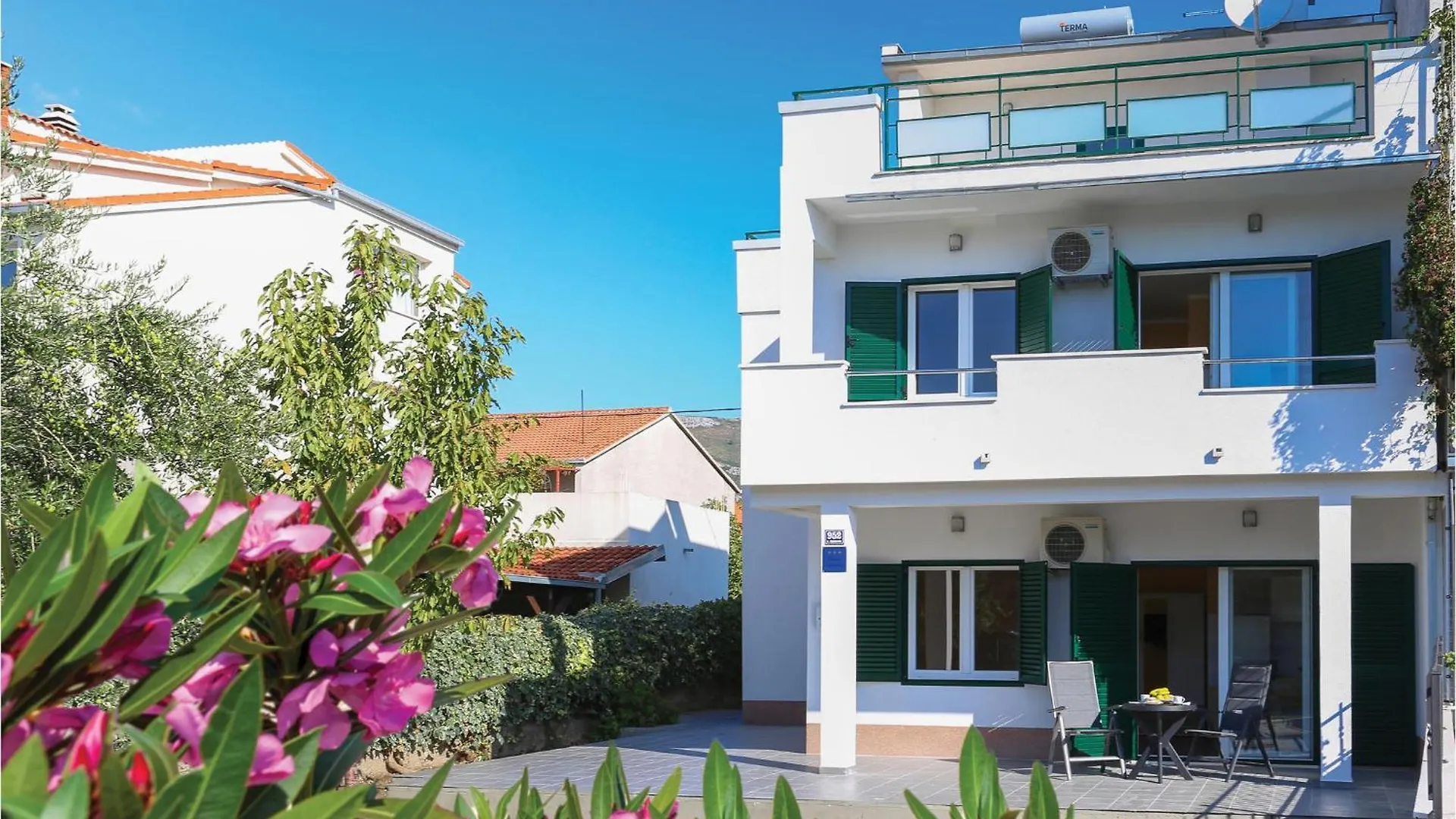 Nice Apartment In Kastel Stari With Kitchen Kastela