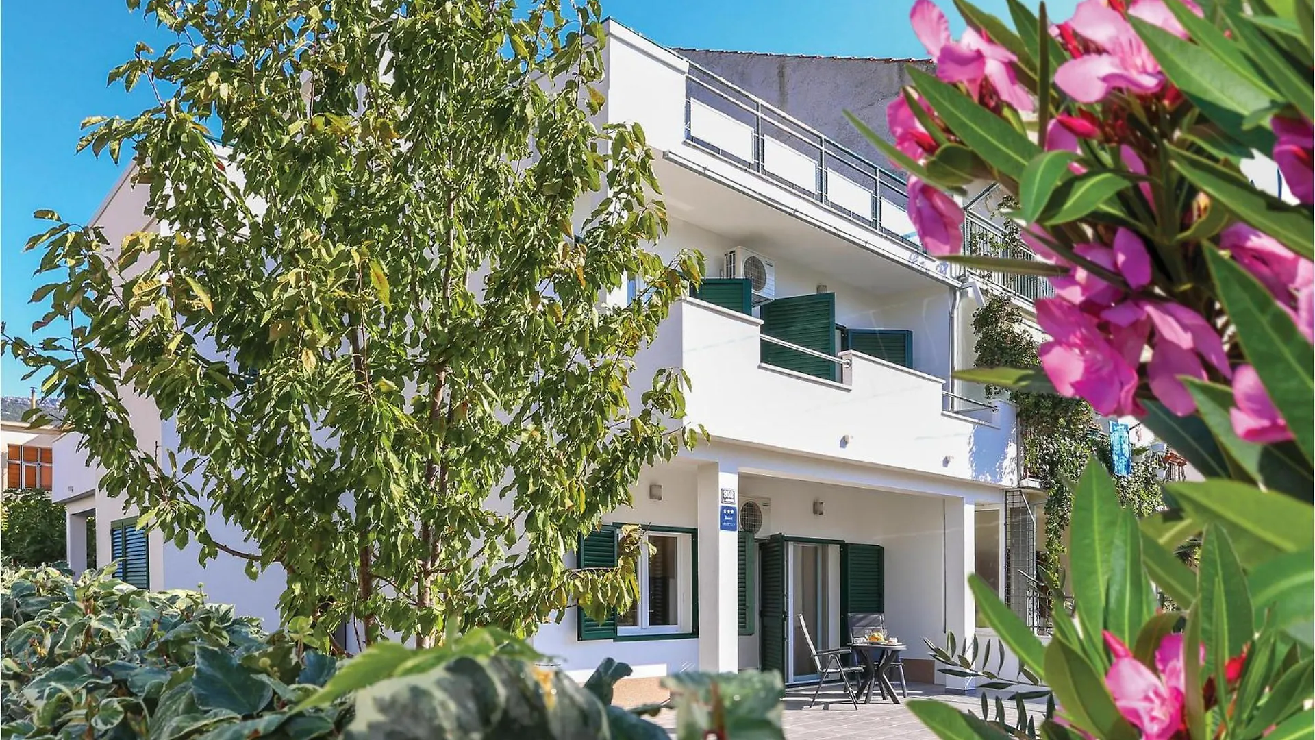 Nice Apartment In Kastel Stari With Kitchen Kastela